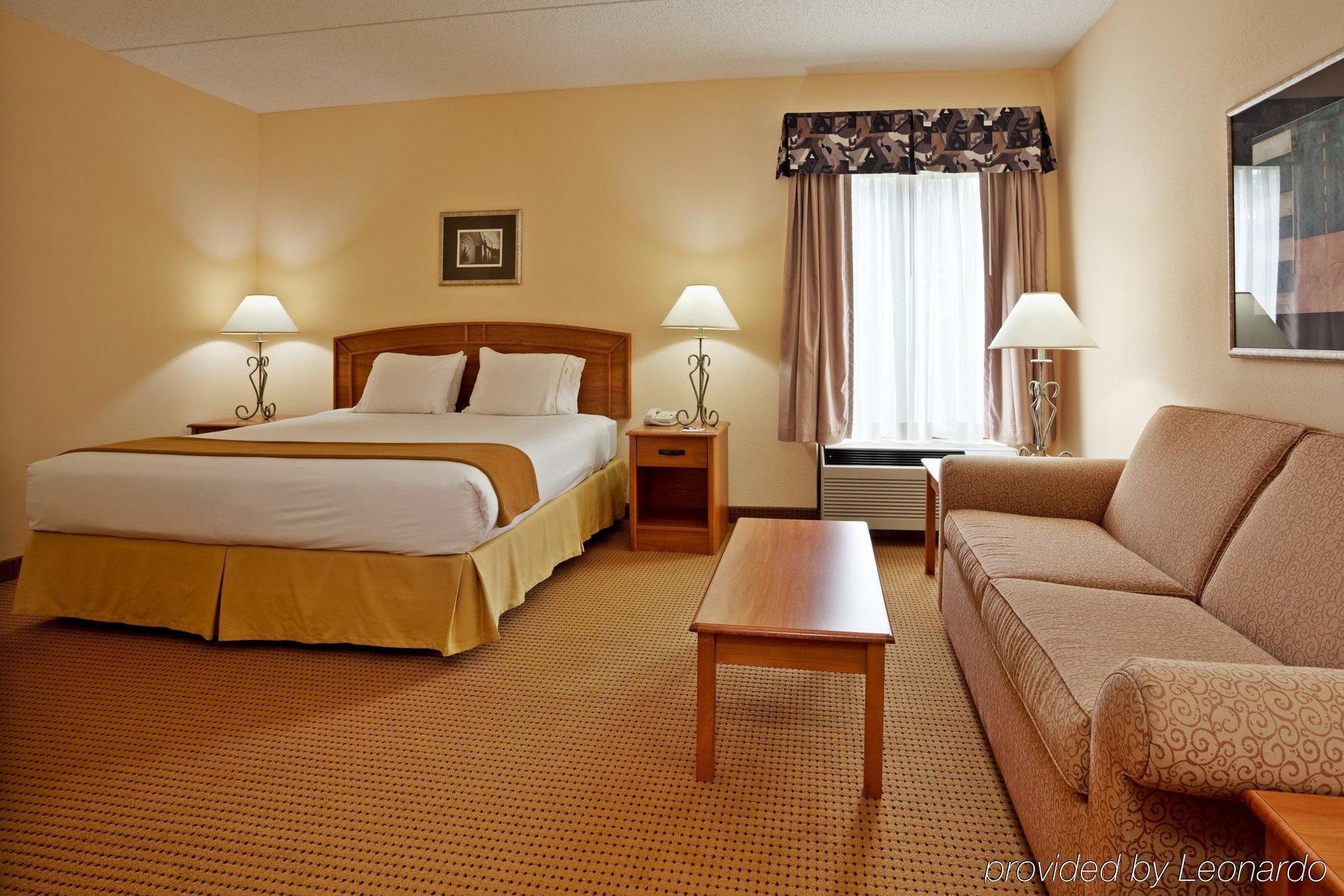 Holiday Inn Express & Suites Raleigh Durham Airport At Rtp By Ihg Ngoại thất bức ảnh