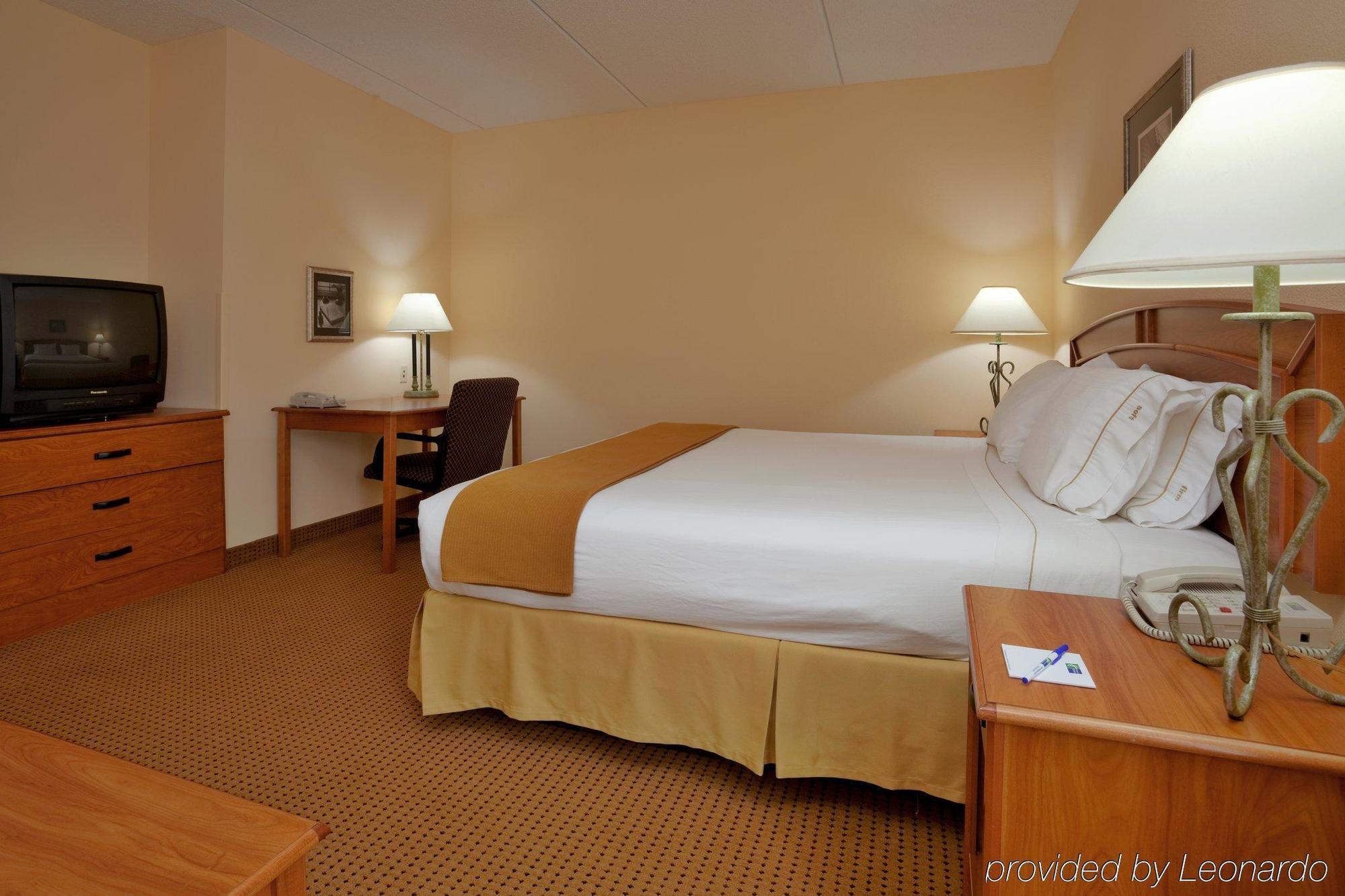 Holiday Inn Express & Suites Raleigh Durham Airport At Rtp By Ihg Ngoại thất bức ảnh