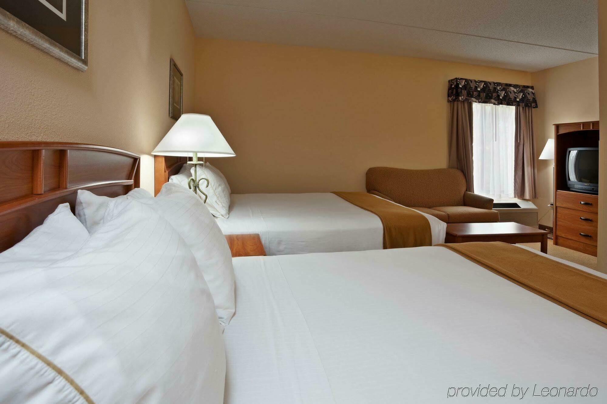 Holiday Inn Express & Suites Raleigh Durham Airport At Rtp By Ihg Ngoại thất bức ảnh